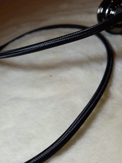 Câble noir détail