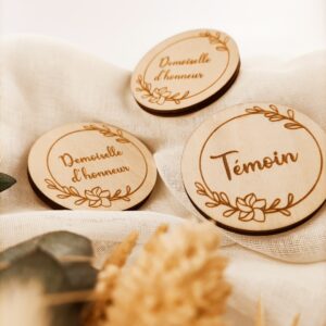 Badge en bois personnalisé 1