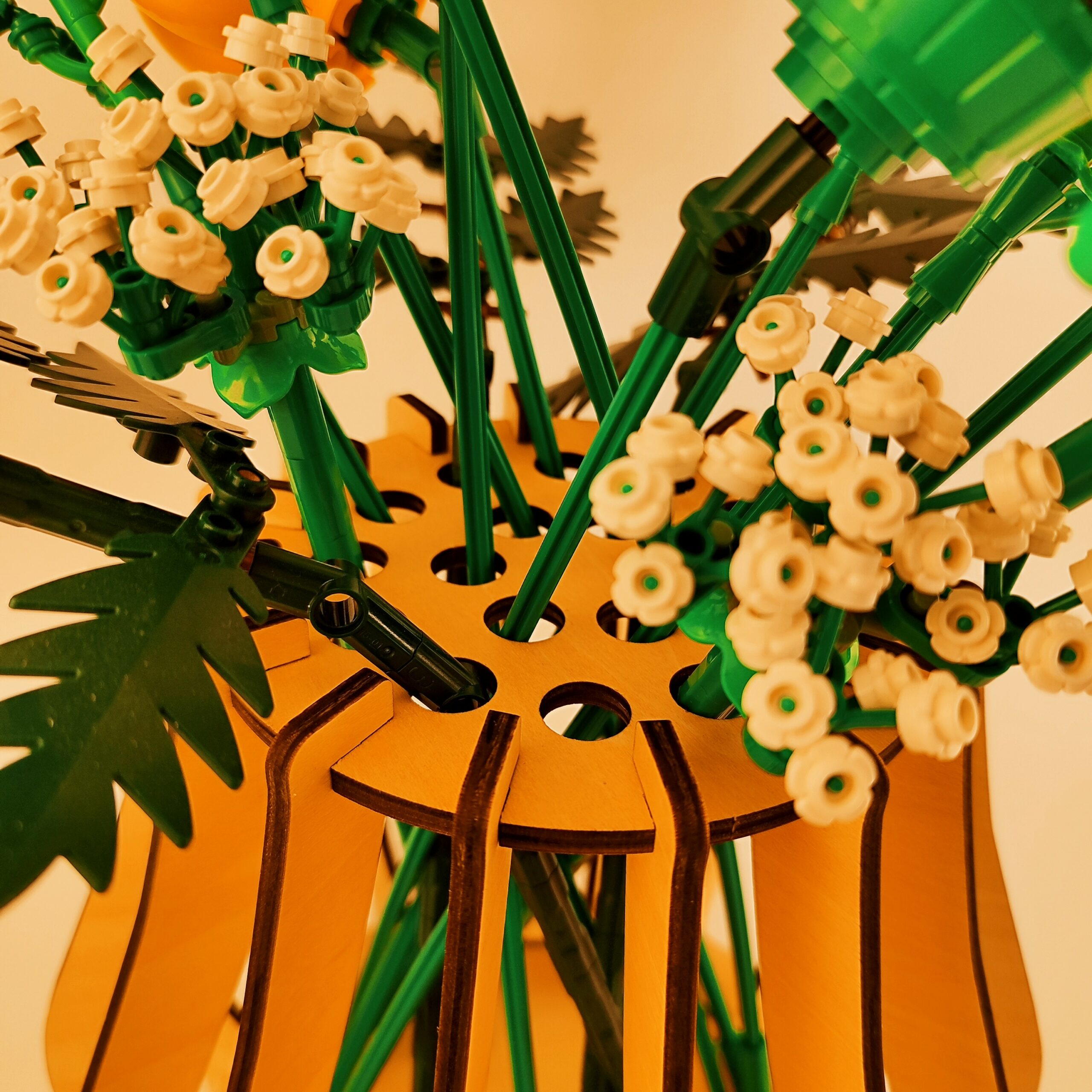 1 vase en bois pour fleurs LEGO®